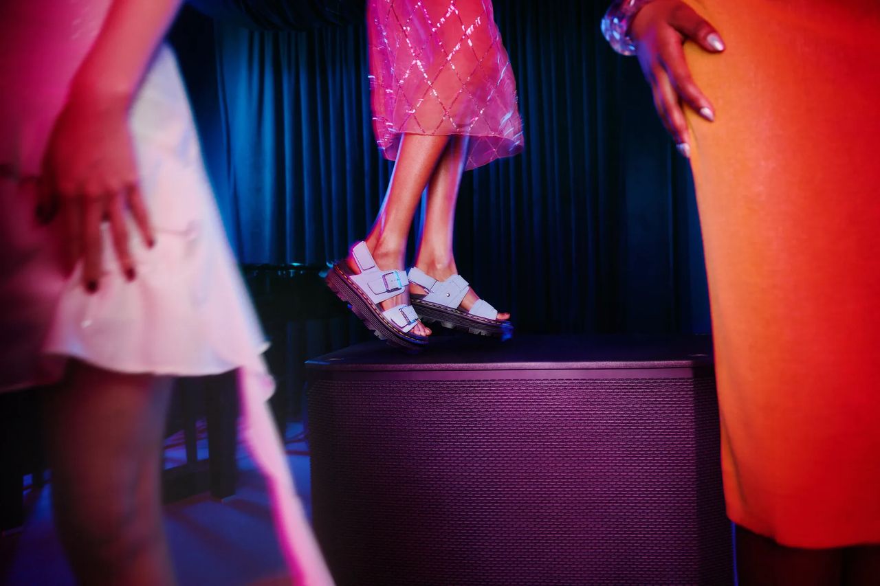 acero-dr-martens-edit-04.webp