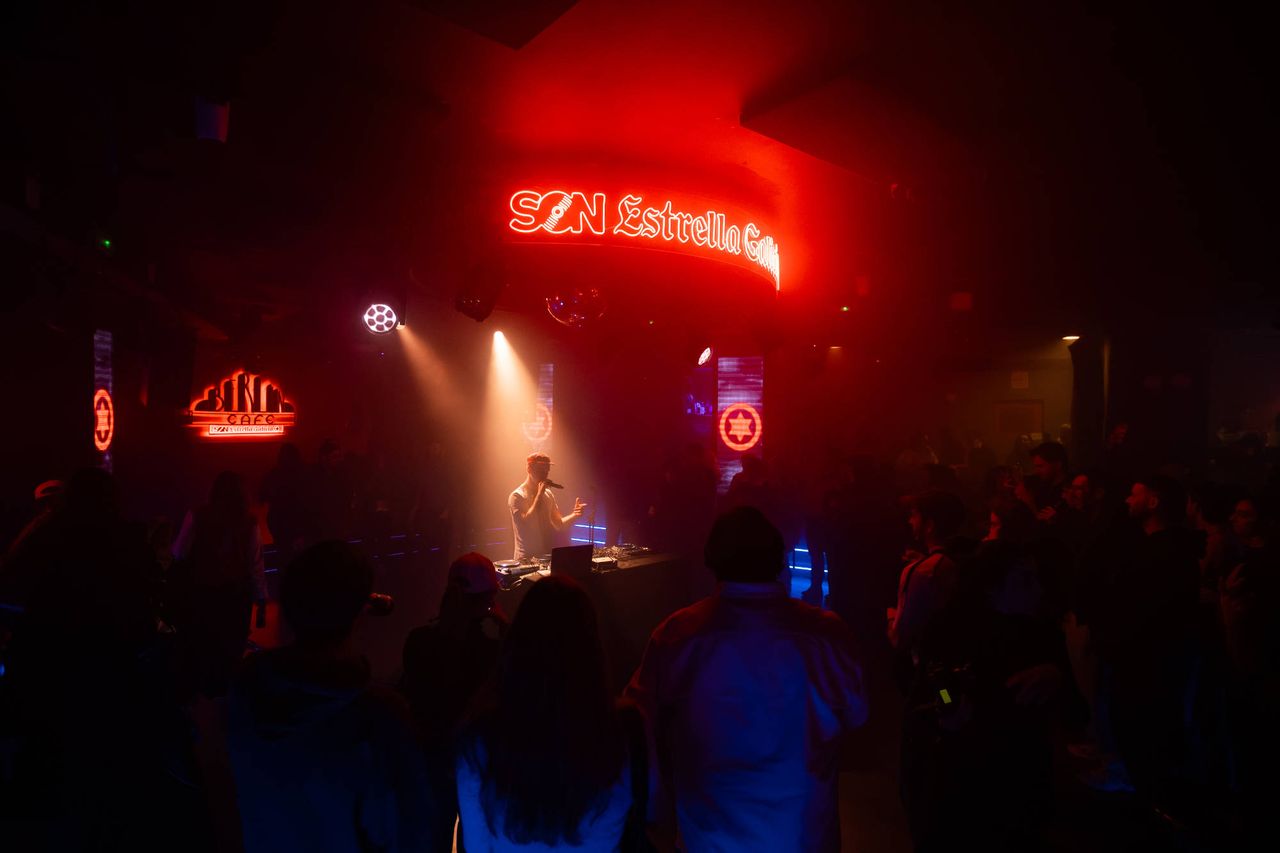 Presentacion_SONEstrellaGalicia_CafeBerlin360_Concierto_ChicoBlanco-patrymartinphoto_5576.jpg