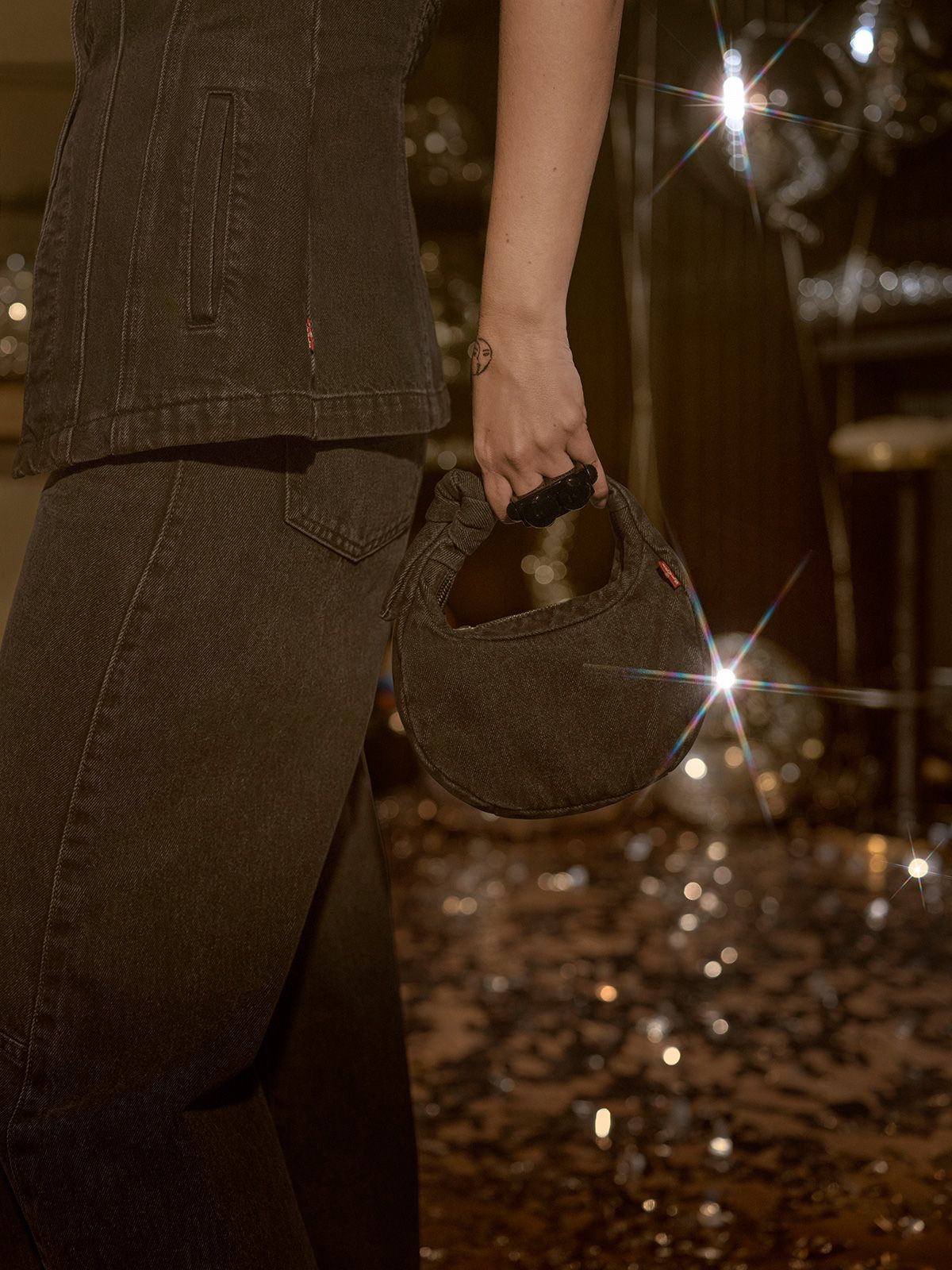 LEVIS_BAGGYSEASON_Shot_02_0300f1.jpg