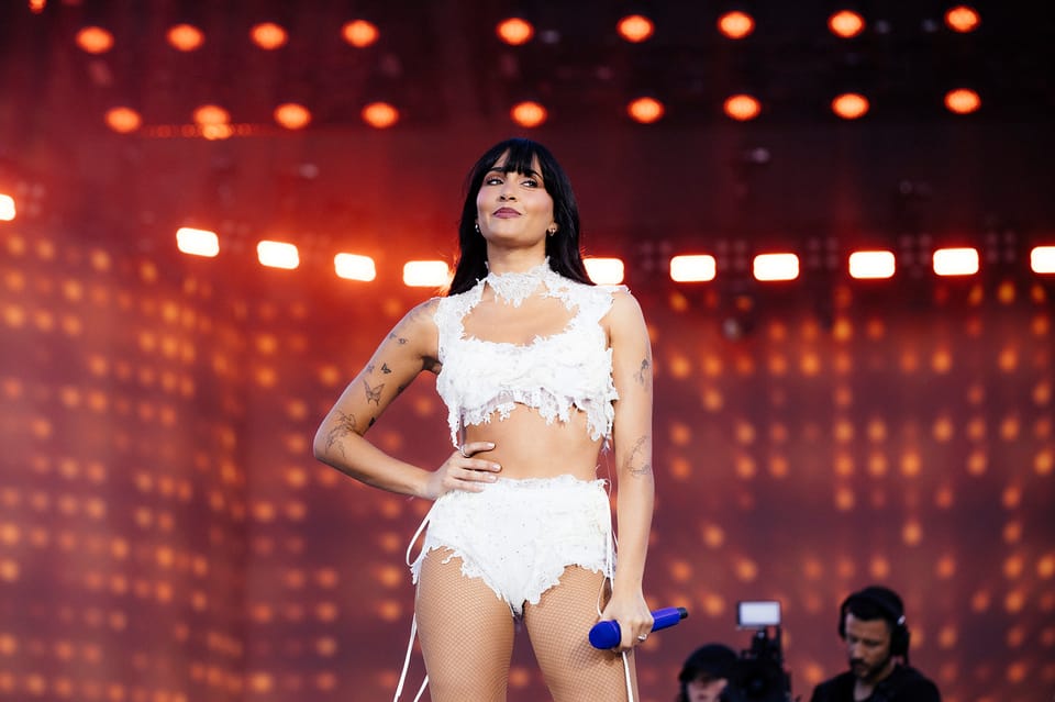 Aitana en el Estadi Lluís Companys