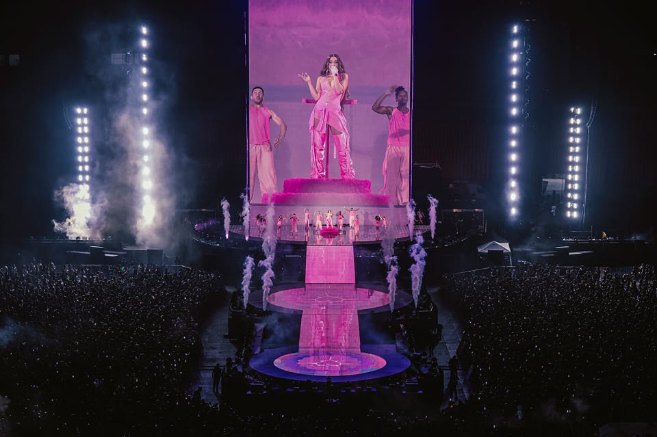 Lola Índigo en el estadio de La Cartuja