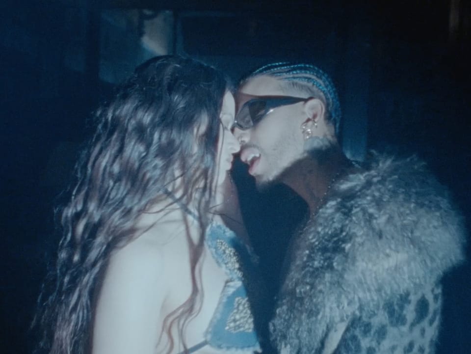 Rosalía y Rauw Alejandro – "Vampiros"