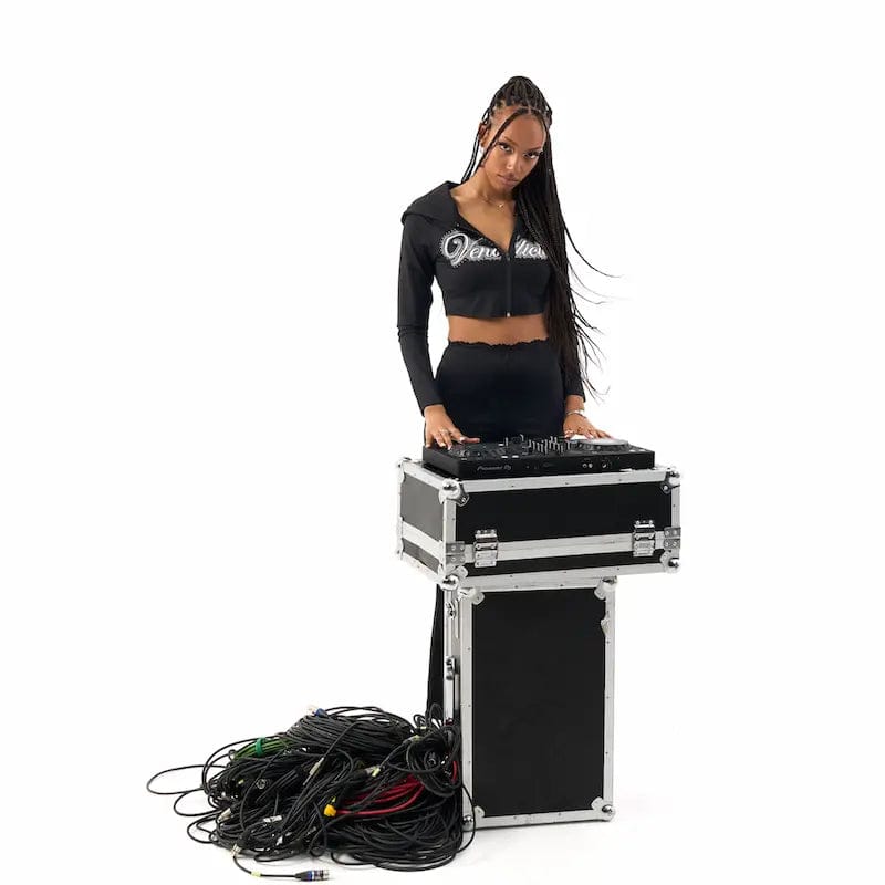 vendecida-set-chandal-lycra-pose.webp.jpeg
