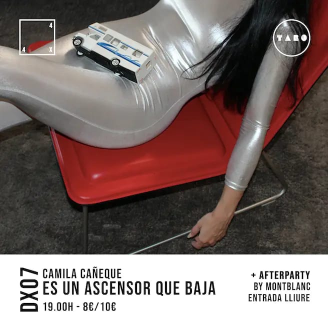 es un ascensor que baja.webp