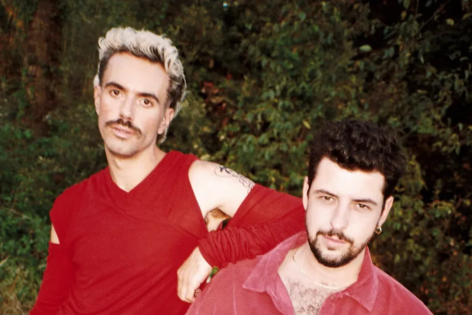 Futurachicapop y Juan Anselmo – “SexyHot”