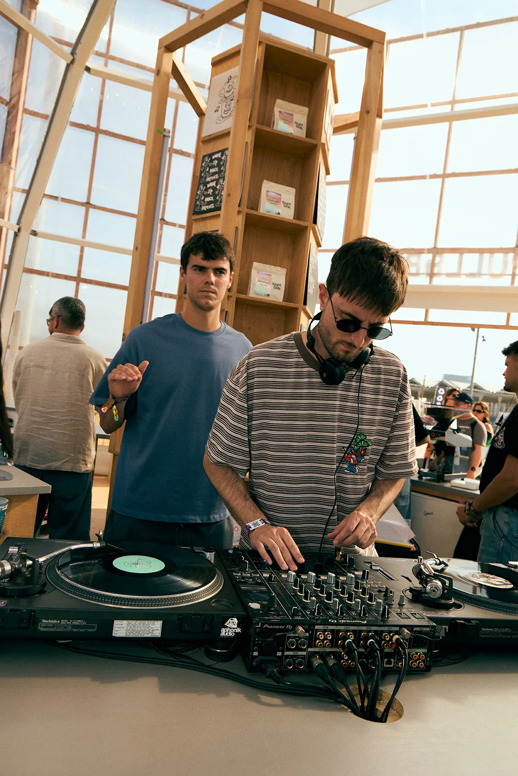 @hula__hop(8)