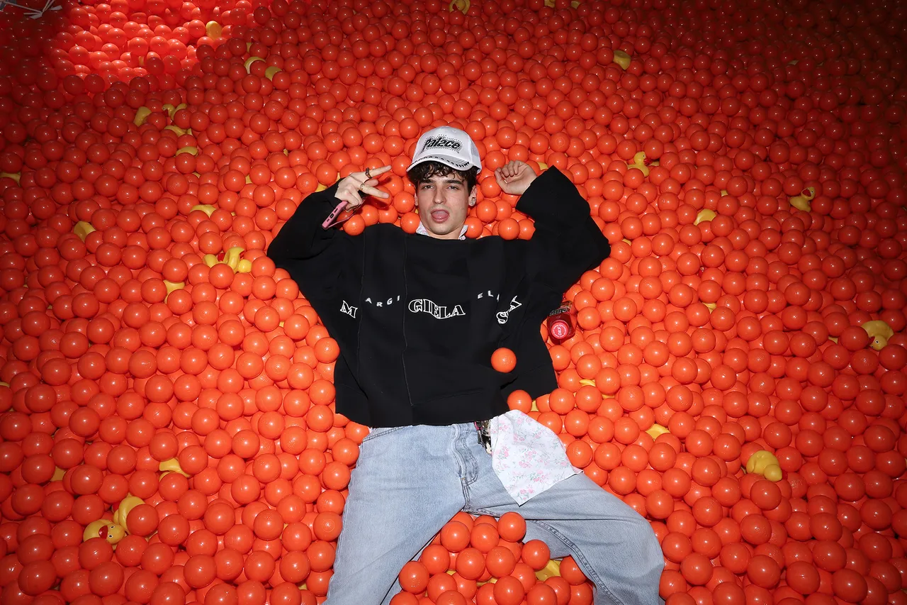Alfred Vivas Zalando X Scrap World 1