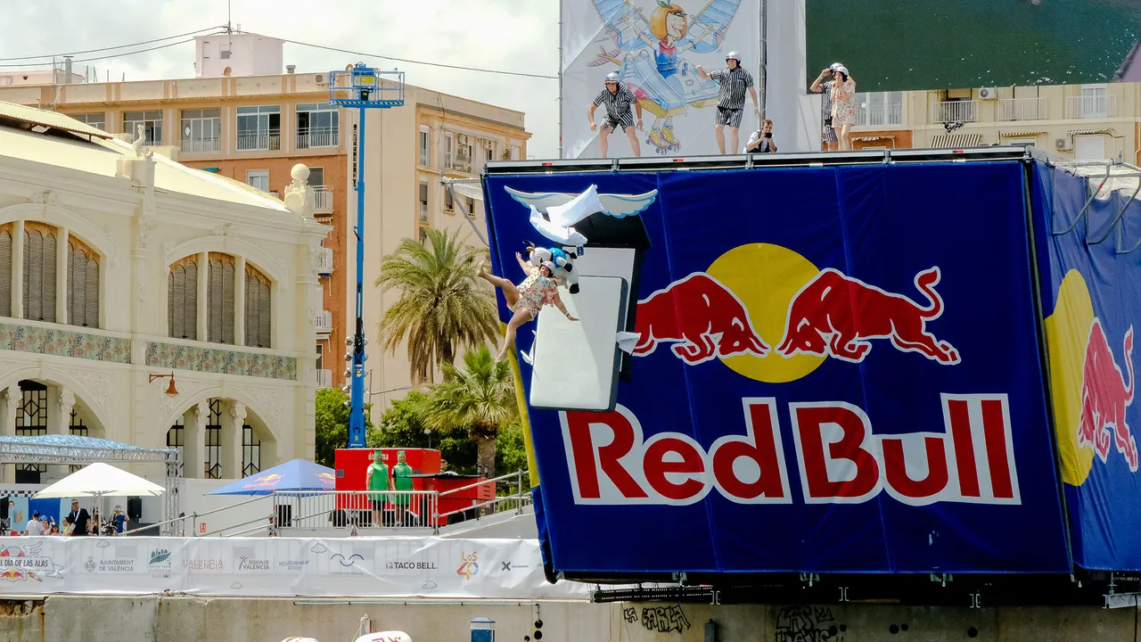 redbull-dia-de-las-alas-acero-2.jpg