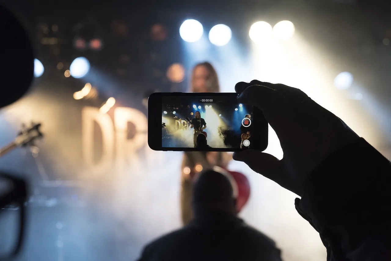 concert-4125832_1280