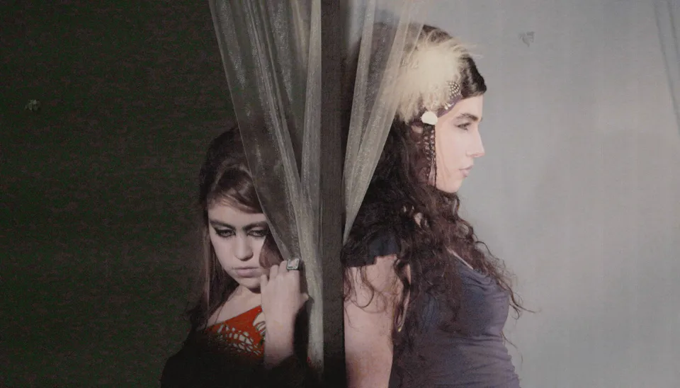Rebe, Amore – “Sobre tu ventana”