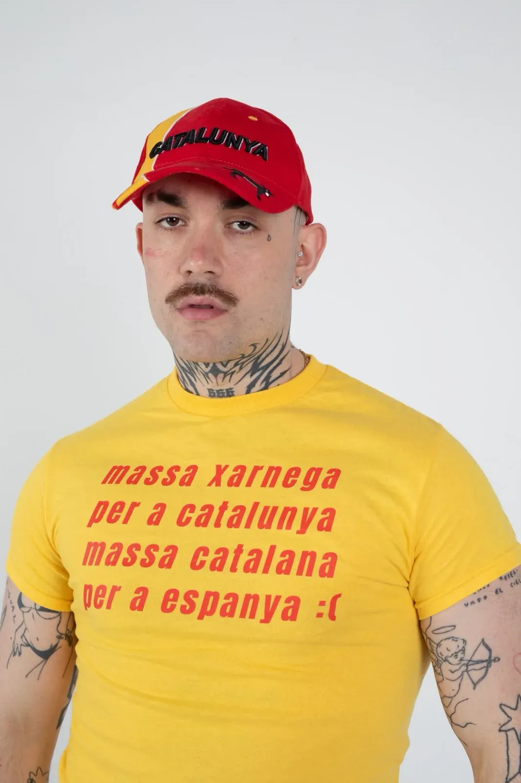 acero-la-calva-tatuada-conciencia-en-la-clase-acero-05