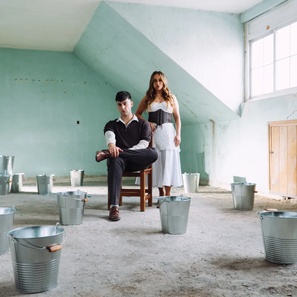 María Terremoto, Juanjo Bona – “Indomable”