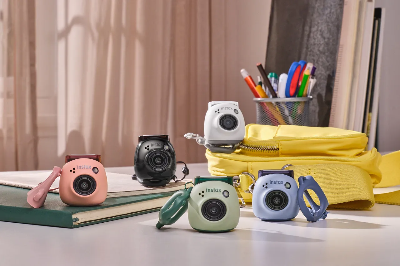 INSTAX_Pal_10