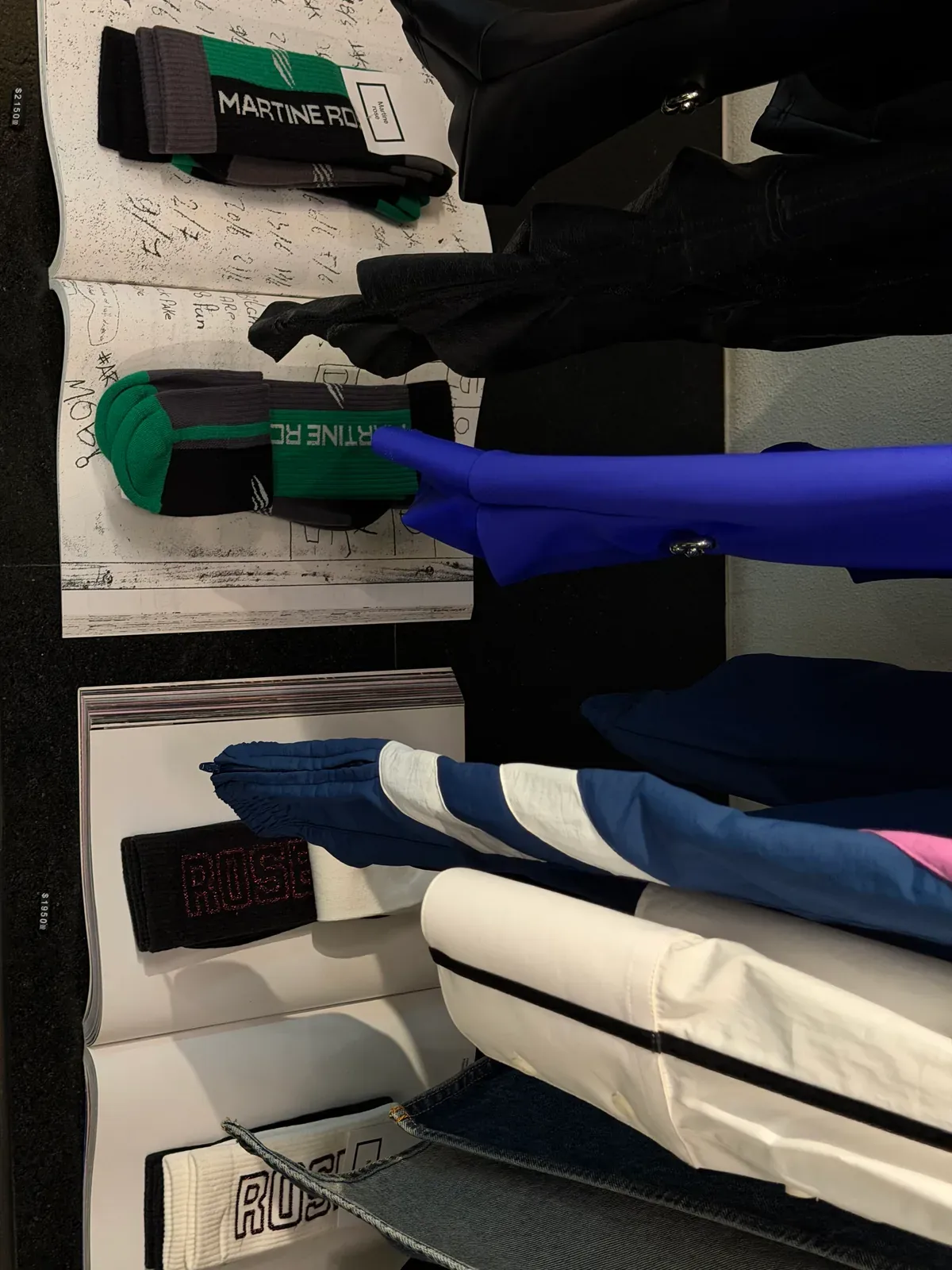 acero-tiendas-como-maniefiestos-05