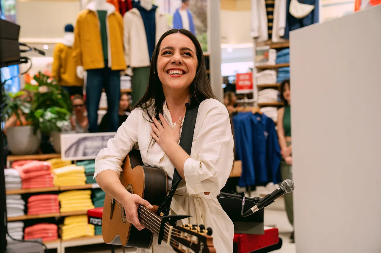 Valeria Castro X Uniqlo 6